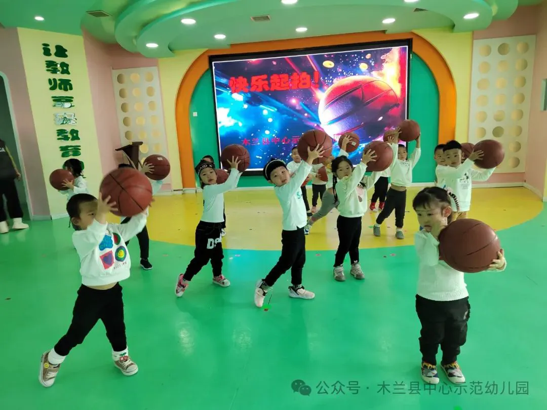 媒体记者如何报道篮球选秀权的动态_1